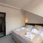Bazilika Alatt Panzio