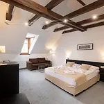 Bazilika Alatt Panzió Esztergom