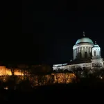 Bed and Breakfast Bazilika Alatt Panzio Έστεργκομ