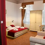 Bazilika Alatt Panzio 4* Έστεργκομ