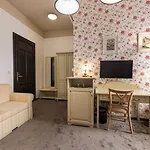 Bed and Breakfast Bazilika Alatt Panzio 4*