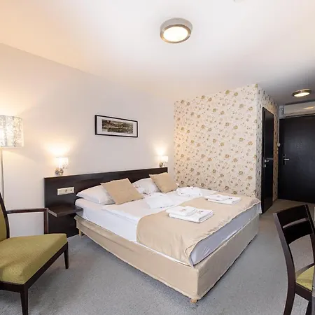 Bed & Breakfast Bazilika Alatt Panzio Ostřihom