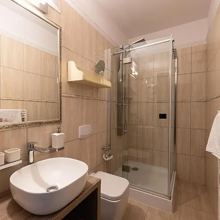 Bazilika Alatt Panzio 4*