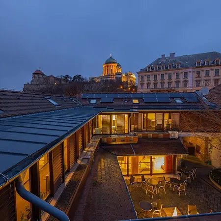 Bazilika Alatt Panzio Bed & Breakfast Esztergom