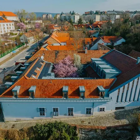 Bazilika Alatt Panzio Bed & Breakfast Esztergom