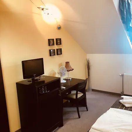 Bed & Breakfast Bazilika Alatt Panzio 4*