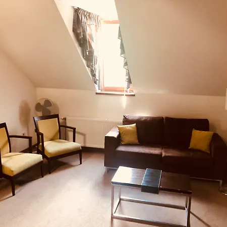 Bazilika Alatt Panzio Esztergom