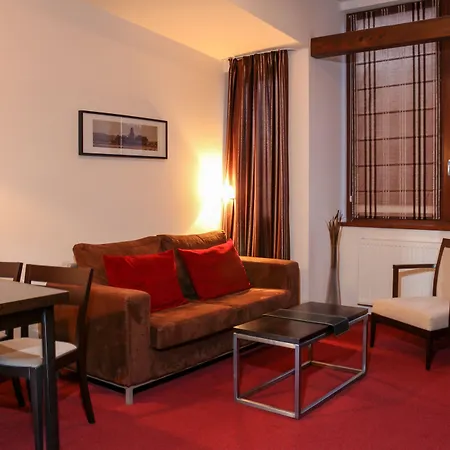 Bazilika Alatt Panzio Esztergom