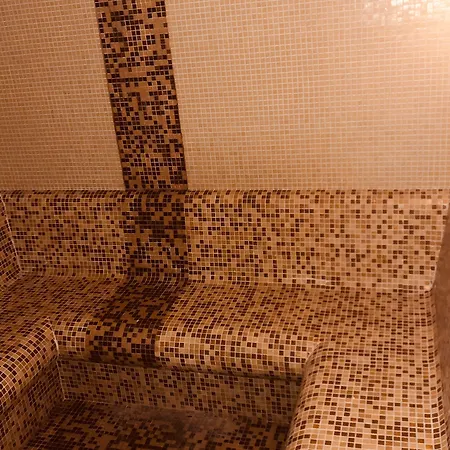 B&B Bazilika Alatt Panzio Strigoniu