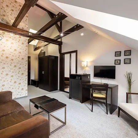 Bazilika Alatt Panzio Bed & Breakfast Esztergom