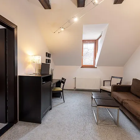 Bazilika Alatt Panzio