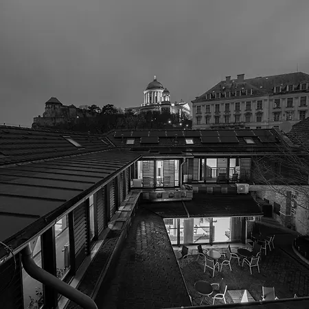 Bazilika Alatt Panzio Esztergom