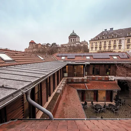 Bazilika Alatt Panzio Bed & Breakfast