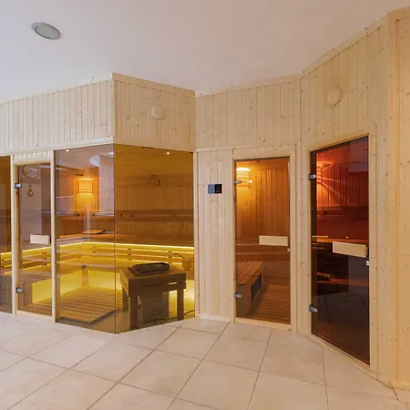 B&B Bazilika Alatt Panzio Strigoniu
