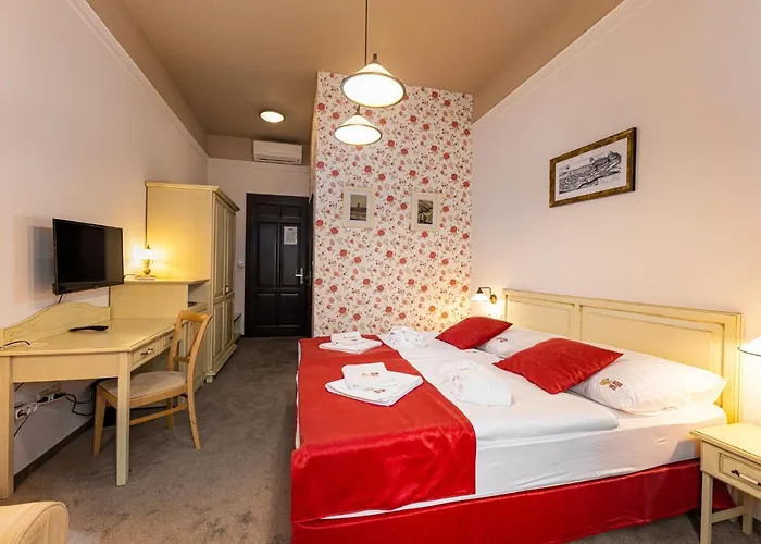 Bazilika Alatt Panzio Bed & Breakfast 4*