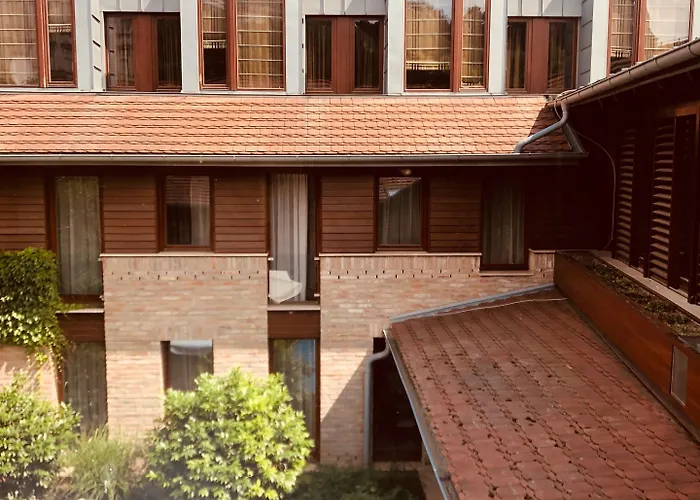Bazilika Alatt Panzio 4* Esztergom